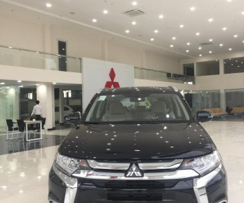 Mitsubishi Outlander 2.0 CVT 2018 - Bán Mitsubishi Outlander 2.0 CVT đời 2018, màu đen, hỗ trợ vay 80%