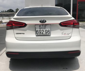 Kia Cerato 1.6MT 2016 - Bán Kia Cerato 1.6 MT 2016, xe gia đình, máy móc nguyên zin bao test hãng