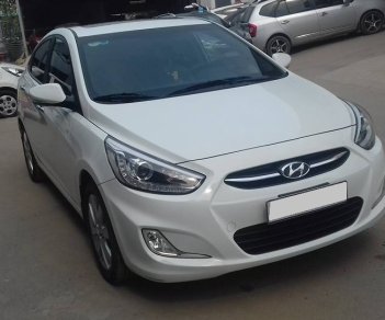 Hyundai Accent 1.4AT 2015 - Bán xe Hyundai Accent 2015 số tự động, màu trắng đẹp lung linh