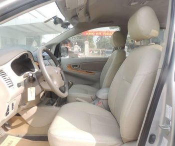 Toyota Innova 2.0G  2011 - Cần bán xe Toyota Innova 2.0G năm 2011, màu bạc như mới, giá 480tr