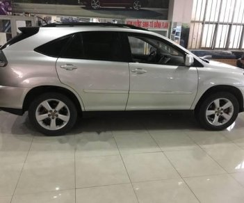 Lexus RX   330  2004 - Bán Lexus RX 330 đời 2004, màu bạc xe gia đình, giá tốt