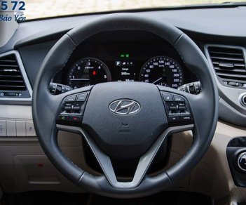 Hyundai Tucson 2018 - Bán Tucson 1.6 Turbo màu đen, xe có sẵn giao ngay, gọi để được báo giá chi tiết