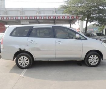 Toyota Innova 2.0G  2011 - Cần bán xe Toyota Innova 2.0G năm 2011, màu bạc như mới, giá 480tr