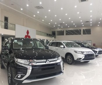 Mitsubishi Outlander 2.0 CVT 2018 - Bán Mitsubishi Outlander 2.0 CVT đời 2018, màu đen, hỗ trợ vay 80%