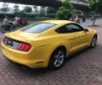 Ford Mustang 2.3 Ecoboost 2018 - Bán Ford Mustang 2.3 Ecoboost đời 2018, màu vàng, Nhập Mỹ, có sẵn giao ngay