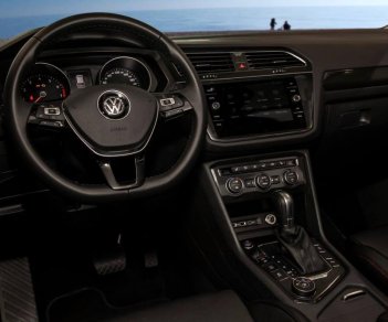 Volkswagen Tiguan All Space 2018 - Bán Tiguan allspace 2018, giao xe ngay, ưu đãi khủng. LH: 0944064764 Giàu