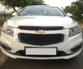 Chevrolet Cruze 2016 - Cần tiền nên bán em Chevrolet Cruze 2016 số tay, màu trắng ít đi