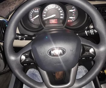 Kia Rio 2015 - Bán Kia Rio MT 2015, màu bạc, giá TL, hỗ trợ góp