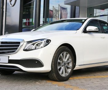 Mercedes-Benz E class E200 2018 - Bán Mercedes E200 2018, xe đủ màu giao ngay, hỗ trợ trả góp 90%. LH 0988.125.138