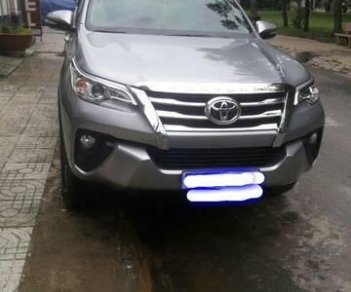 Toyota Fortuner 2017 - Cần bán xe Toyota Fortuner sản xuất năm 2017, màu bạc ít sử dụng