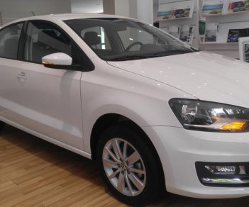 Volkswagen Polo 2017 - Bán Polo Sedan 2017, ưu đãi khủng 20tr: 1 năm bảo dưỡng/ 1 năm bảo hiểm. LH: 0944064764 Ngọc Giàu