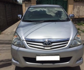 Toyota Innova G 2009 - Cần bán nhanh Innova 2009 màu bạc, số sàn, xe đi kỹ còn đẹp