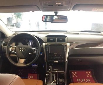 Toyota Camry 2.5Q 2018 - Cần bán Toyota Camry 2.5Q năm sản xuất 2018, màu trắng