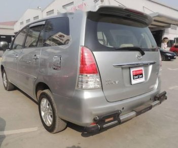 Toyota Innova 2.0G  2011 - Cần bán xe Toyota Innova 2.0G năm 2011, màu bạc như mới, giá 480tr