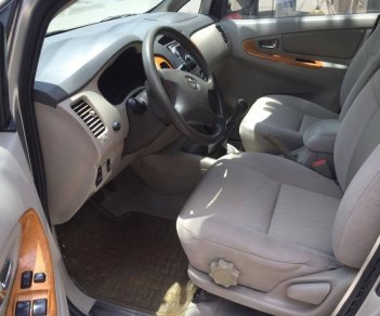 Toyota Innova G 2009 - Cần bán nhanh Innova 2009 màu bạc, số sàn, xe đi kỹ còn đẹp