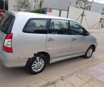 Toyota Innova E 2012 - Cần bán gấp Toyota Innova E 2012, màu bạc còn mới giá cạnh tranh