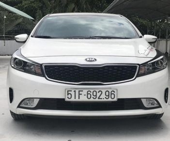 Kia Cerato 1.6MT 2016 - Bán Kia Cerato 1.6 MT 2016, xe gia đình, máy móc nguyên zin bao test hãng