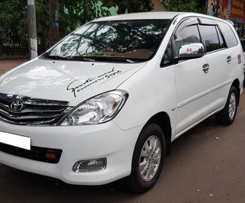 Toyota Innova G 2010 - Bán xe Toyota Innova G 2010 số sàn, màu trắng