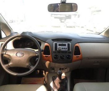 Toyota Innova 2.0G  2011 - Cần bán xe Toyota Innova 2.0G năm 2011, màu bạc như mới, giá 480tr