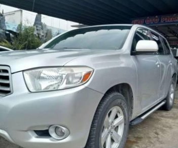 Toyota Highlander 2007 - Bán Toyota Highlander năm sản xuất 2007, màu bạc, giá chỉ 645 triệu