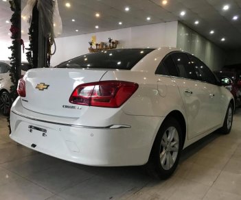 Chevrolet Cruze 1.6MT 2016 - Xe Chevrolet Cruze 1.6MT đời 2016, màu trắng số sàn 