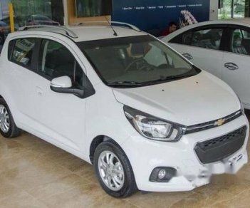 Chevrolet Spark 2018 - Bán Chevrolet Spark năm sản xuất 2018, màu trắng