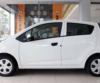 Chevrolet Spark Duo 2018 - Bán ô tô Chevrolet Spark sản xuất năm 2018, màu trắng, giảm tới 60 triệu, sẵn xe giao ngay, hỗ trợ vạy 90%