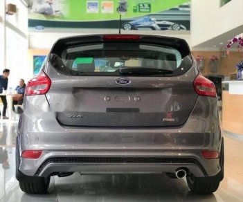 Ford Focus 2018 - Cần bán xe Ford Focus đời 2018, màu xám giá cạnh tranh