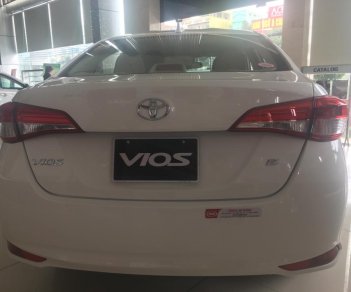 Toyota Vios 1.5E MT 2018 - Cần bán gấp Toyota Vios 1.5E MT  2018, màu trắng