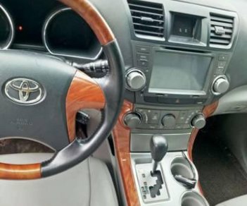 Toyota Highlander 2007 - Bán Toyota Highlander năm sản xuất 2007, màu bạc, giá chỉ 645 triệu