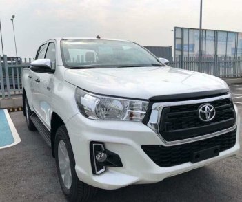 Toyota Hilux 2.4G MT 2018 - Bán Toyota Hilux 2.4G MT 2018, màu trắng, nhập khẩu nguyên chiếc, giao xe sớm alo 0986924166