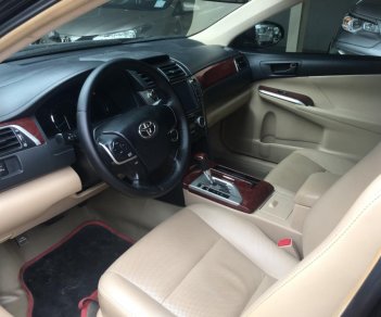 Toyota Camry 2.0E 2014 - Bán xe Toyota Camry 2.0E năm 2014, màu đen trả góp