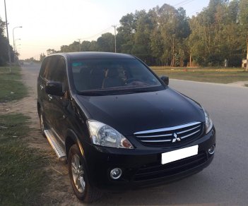 Mitsubishi Zinger G 2010 - Gia đình cần bán Mitsubishi Zinger 2010 số tự động, màu đen, xe đi được 67.000 km