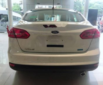 Ford Focus   2018 - Bán xe Ford Focus đời 2018, màu trắng