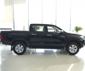 Toyota Hilux 2.4G 4x4 MT 2018 - Bán Toyota Hilux 2.4G 4x4 MT 2 cầu đời 2018, màu đen, xe nhập giao xe sớm liên hệ 0986924166