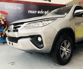 Toyota Fortuner  MT  2018 - Cần bán Toyota Fortuner MT đời 2018, màu bạc