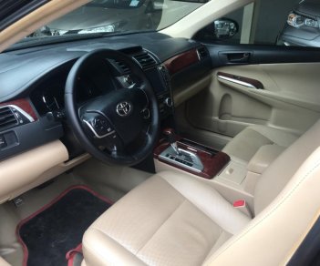 Toyota Camry 2.0E 2014 - Bán Camry cũ đời 2014, có trả góp, giá còn thương lượng nhé khách yêu