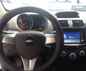 Chevrolet Spark G 2015 - Bán nhanh xe Spark 2015 LT, màu trắng xe rất đẹp