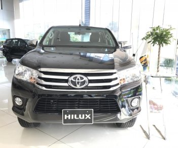 Toyota Hilux 2.4G 4x4 MT 2018 - Bán Toyota Hilux 2.4G 4x4 MT 2 cầu đời 2018, màu đen, xe nhập giao xe sớm liên hệ 0986924166