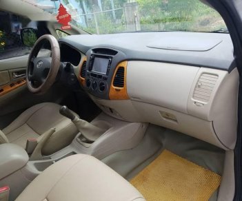 Toyota Innova  G   2010 - Cần bán gấp Toyota Innova G năm sản xuất 2010, màu bạc còn mới