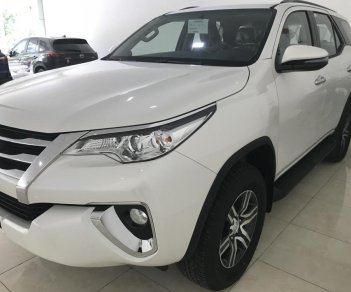 Toyota Fortuner 2018 - Fortuner máy dầu, số tự động, 1 cầu mầu trắng, đen giao ngay. Lh: 0985102300