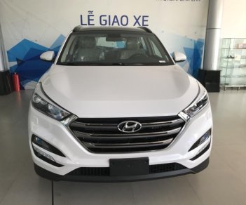 Hyundai Tucson 2.0 2018 - Hyundai Tucson 2018, có sẵn đủ màu giao ngay. Hỗ trợ vay 85% giá trị xe, hotline: 0935.90.41.41 - 0948.94.55.99