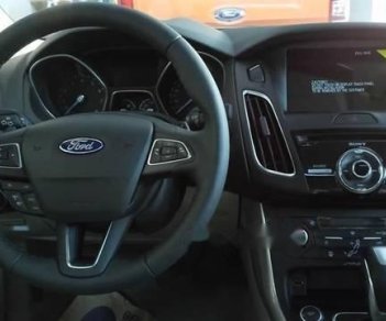 Ford Focus 2018 - Cần bán xe Ford Focus đời 2018, màu xám giá cạnh tranh