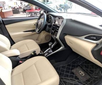 Toyota Vios    2018 - Cần bán xe Toyota Vios năm sản xuất 2018, màu bạc, giá chỉ 606 triệu