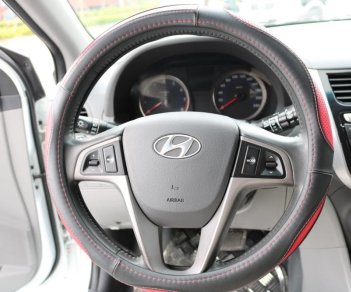 Hyundai Accent 1.4AT 2015 - Cần bán Hyundai Accent 1.4AT đời 2015, màu trắng, nhập khẩu giá cạnh tranh