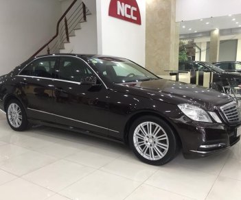 Mercedes-Benz E class E300 2010 - Mercedes E300 model 2011, màu nâu biển Hà Nội