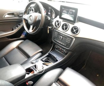 Mercedes-Benz GLA-Class GLA 2015 - Cần bán Mercedes GLA200 2016, màu trắng, chính chủ từ đầu, rất mới