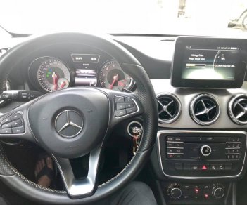 Mercedes-Benz GLA-Class GLA 2015 - Cần bán Mercedes GLA200 2016, màu trắng, chính chủ từ đầu, rất mới
