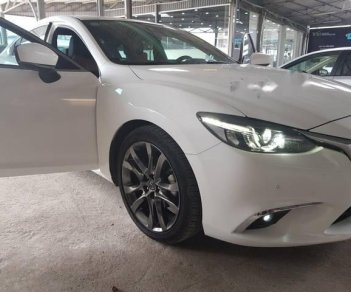 Mazda 6 Premium 2.5AT  2017 - Cần bán xe Mazda 6 Premium 2.5AT sản xuất năm 2017, màu trắng, giá chỉ 988 triệu