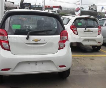 Chevrolet Spark 2018 - Cần bán Chevrolet Spark năm 2018, màu trắng